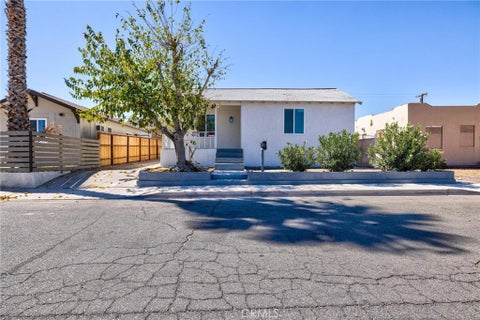 Photo of 124 W Fredricks St, Barstow, CA 92311 (MLS # DW26170224)