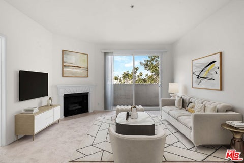 Photo of 620 S Gramercy Place #301, Los Angeles, CA 90005 (MLS # 26999093)