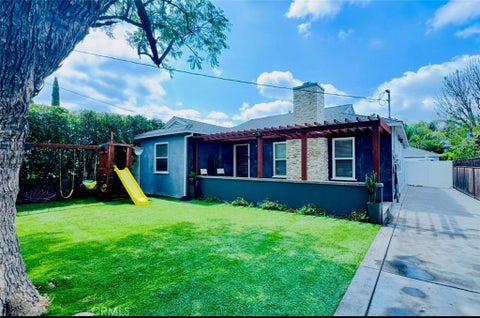 Photo of 17418 Kingsbury Street, Granada Hills, CA 91344 (MLS # SR26143328)