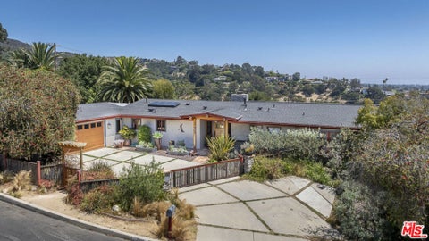 Photo of 1090 El Medio Avenue, Pacific Palisades, CA 90272 (MLS # 25536881)