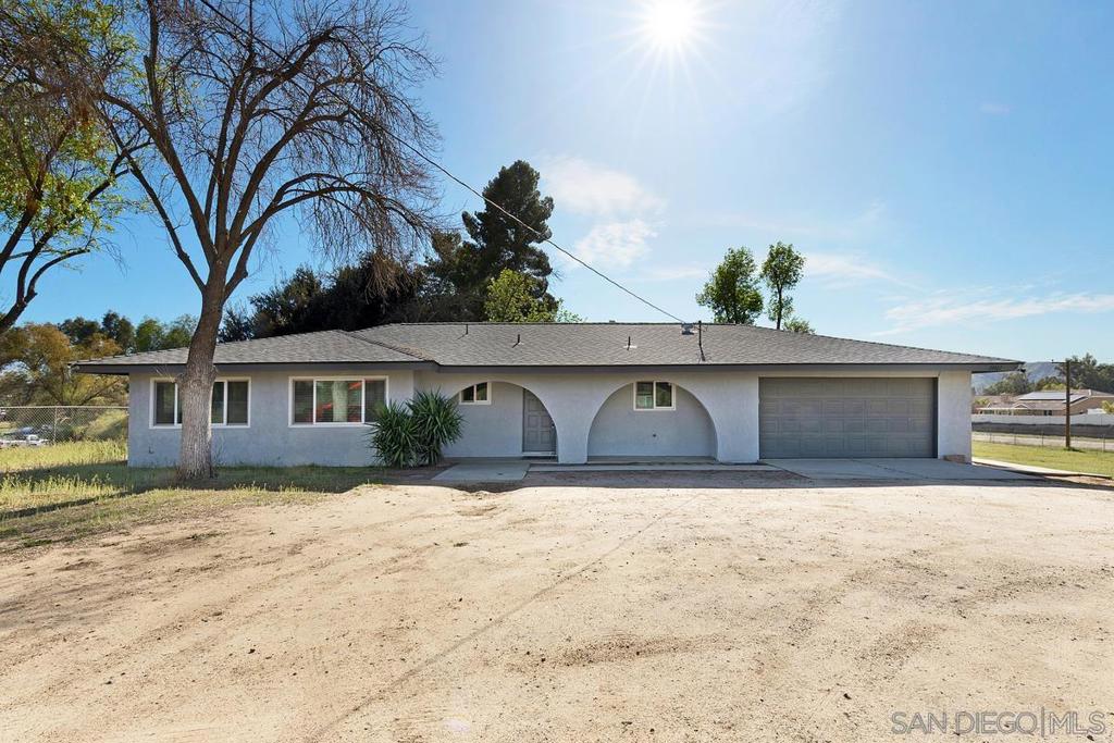 24567 Adams Ave