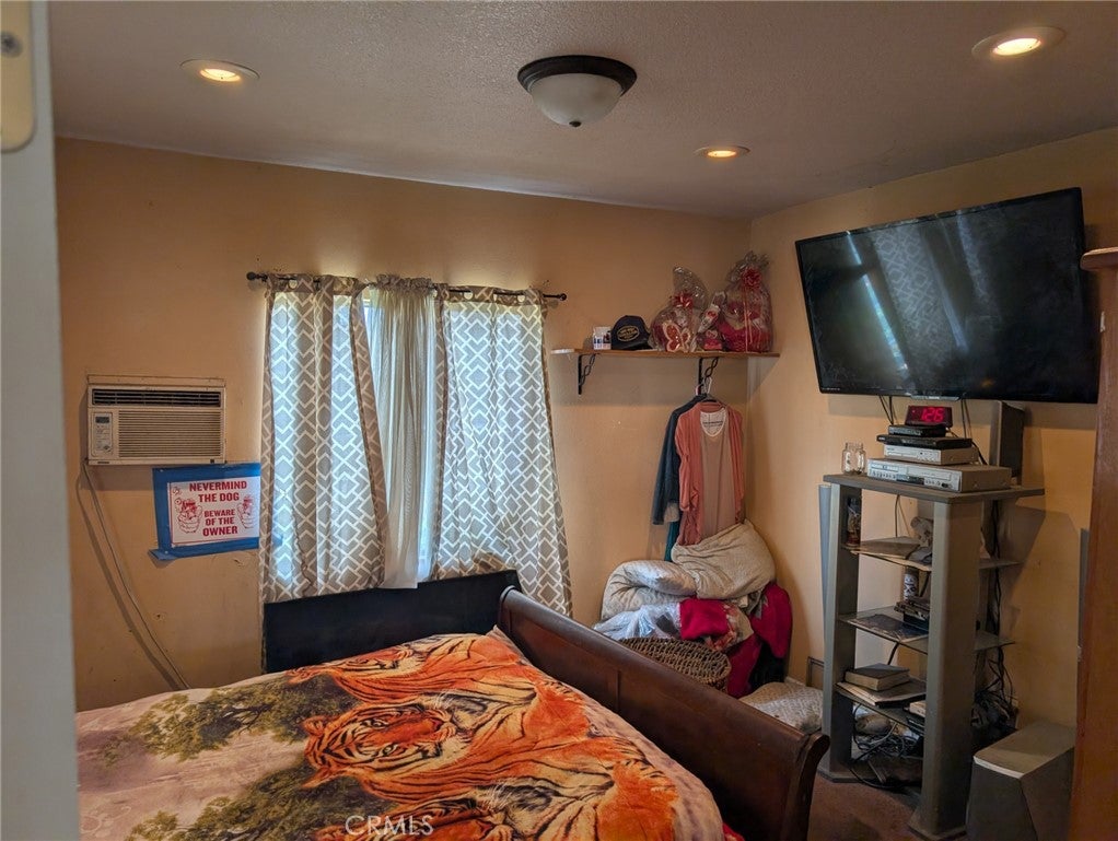 803 S Rowan