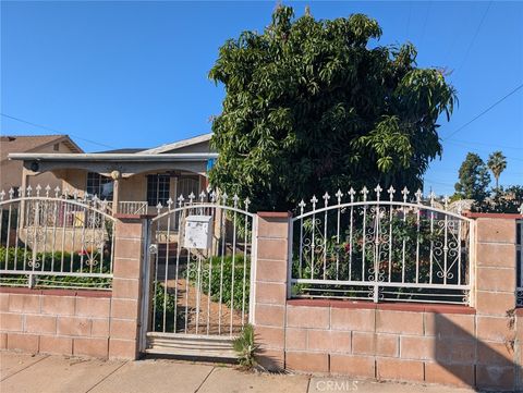 Photo of 803 S Rowan Ave, Los Angeles, CA 90023 (MLS # TR26005941)