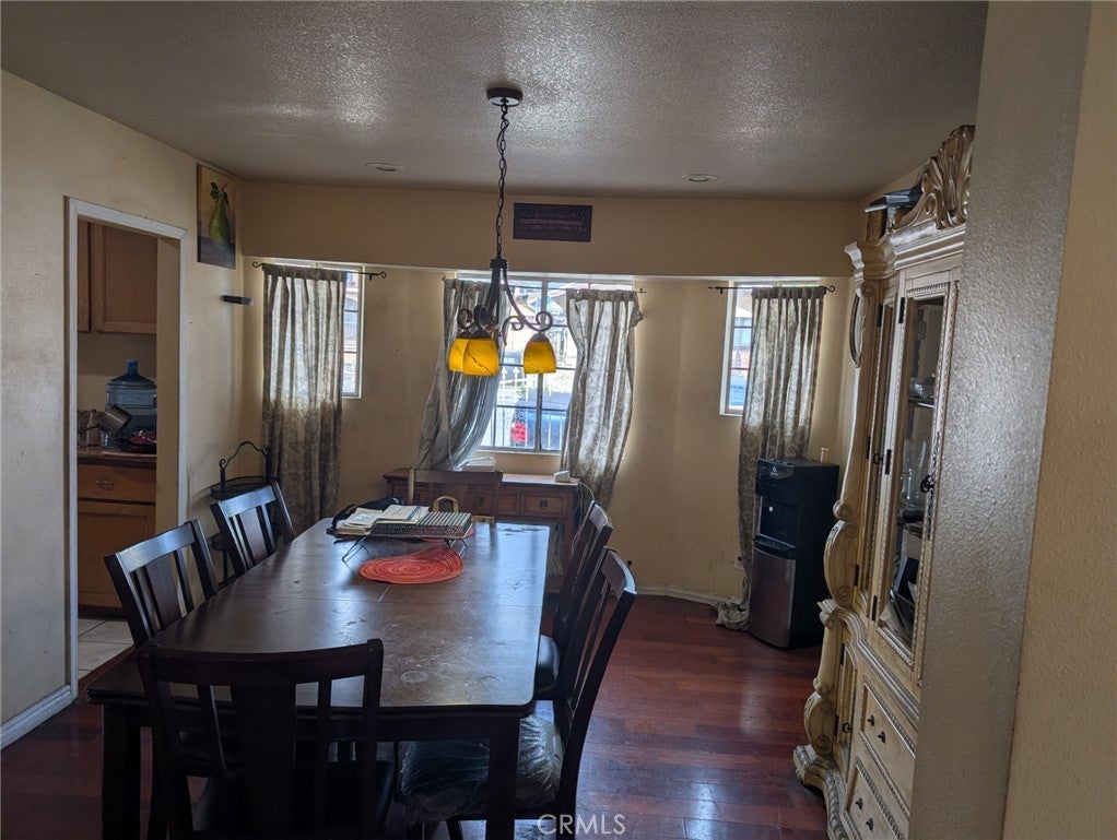 803 S Rowan