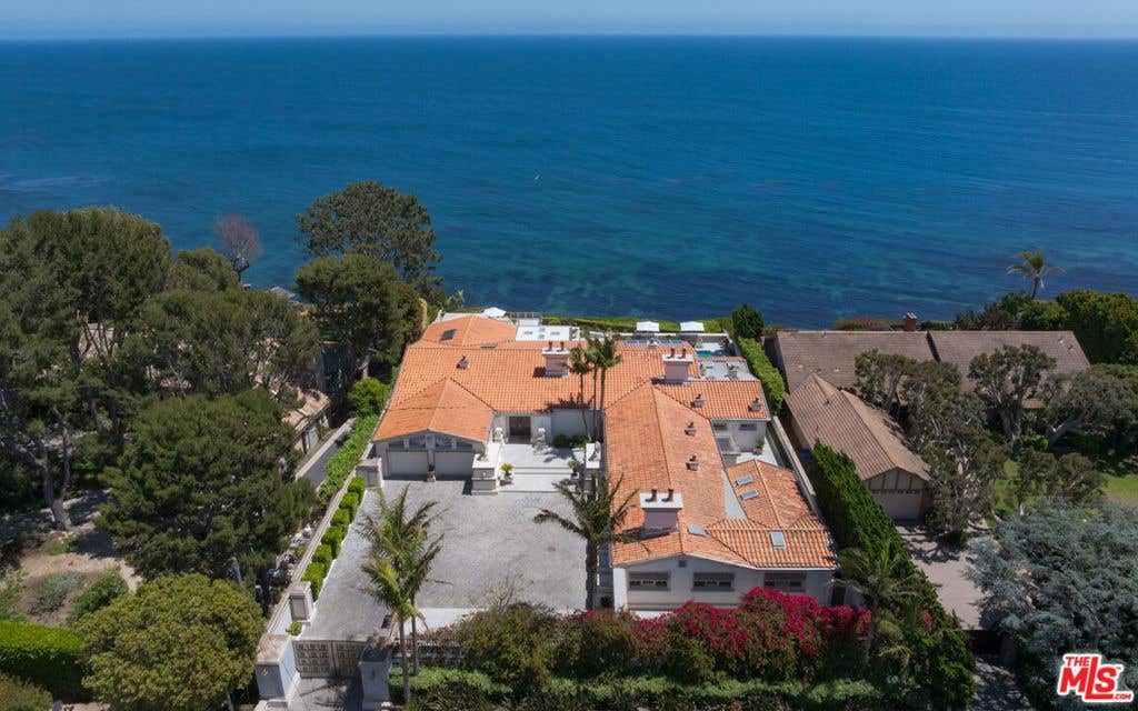 Photo of 29000 Cliffside Drive, Malibu, CA 90265 (MLS # 26658427)