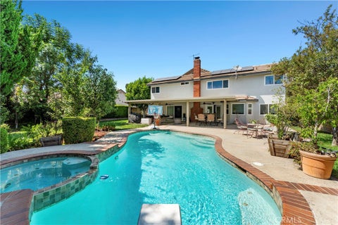 Photo of 912 Pineridge ST, Upland, CA 91784 (MLS # CV26162079)