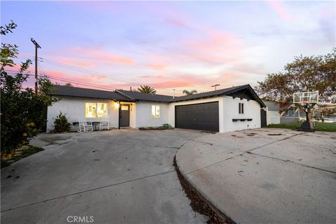 Photo of 467 Susan Ave Ave, Moorpark, CA 93021 (MLS # SR26079712)