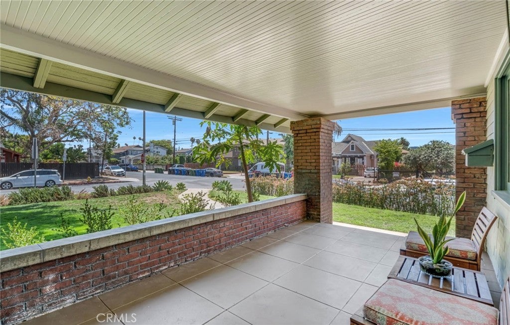 103 N Harvard