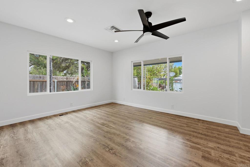 1145 E Barham Drive SPC 260