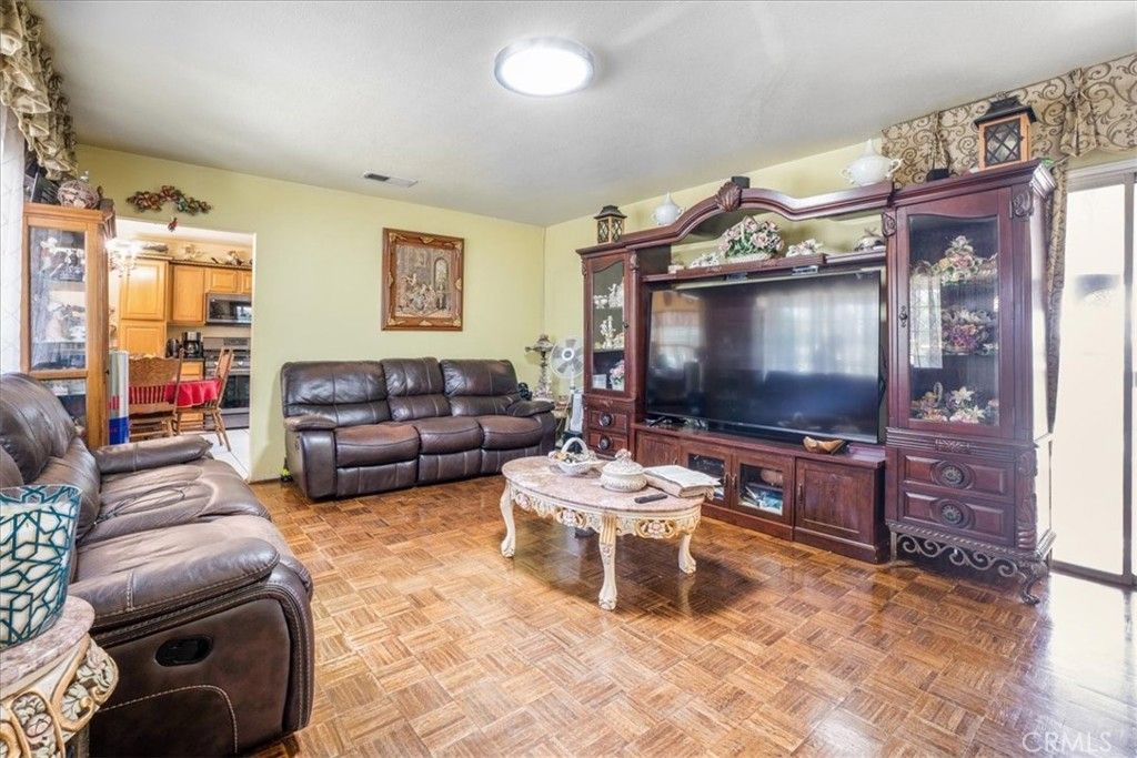 Photo of 426 Sonora Avenue, Glendale, CA 91201 (MLS # GD26044356)