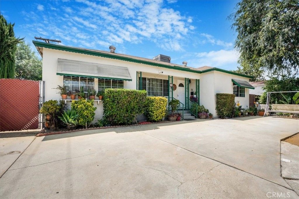 Photo of 426 Sonora Avenue, Glendale, CA 91201 (MLS # GD26044356)
