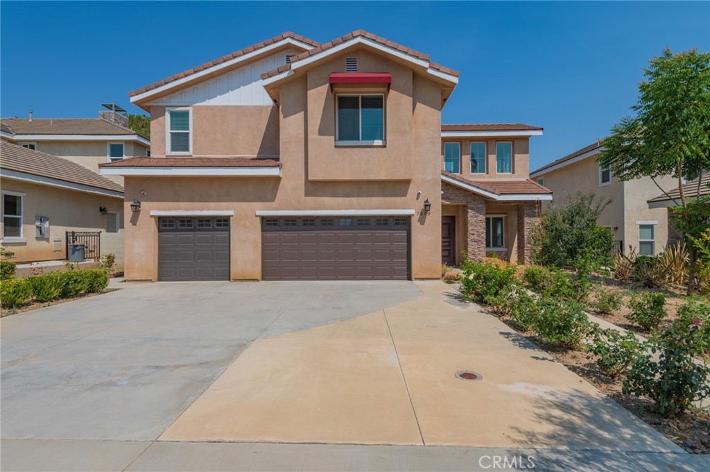 NO HOA!!! NO Mello-Roos !!! 9 Mins arrive Victoria Gardens Mall, 4 Mins arrive 99 Ranch Market, 8 Mins arrive Topgolf and Cucamonga-Guasti Regional Park ,7 Mins arrive Terra Vista Town Center! Nearby parks, walking trails, and recreational facilities make it easy to stay active. Convenient access to 210, 15, and 10 freeways.
Fully upgraded 4-bed, 3-bath home with 3 car garage in the heart of Rancho Cucamonga! There are two spacious living rooms with soaring ceilings! Gourmet kitchen with sleek countertops, ample cabinetry, and modern appliances. featuring a spacious living area bathed in natural light. The updated kitchen is a chef’s dream, equipped with sleek countertops, ample cabinetry, and modern appliances, making it ideal for both everyday cooking and entertaining. The first floor offers an extra-large storage space to meet the needs of a big family. The backyard is a true highlight, featuring a landscaped oasis that’s perfect for relaxation, outdoor dining, or play. Additionally there's also a detached Extra-large storage room .It can hold plenty of household items and tools, making it extremely practical!