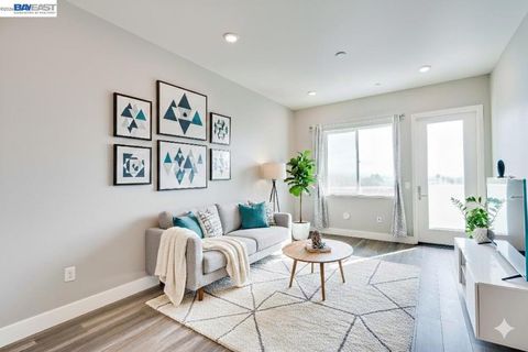 Photo of 42111 Osgood Rd Rd #519, Fremont, CA 94539 (MLS # 41122310)