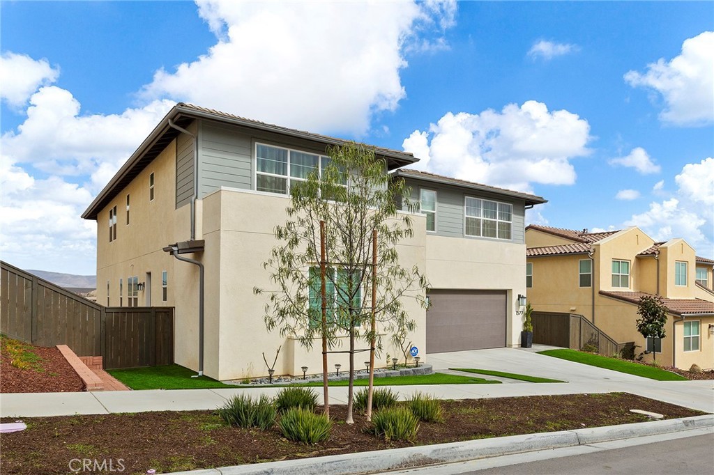 1577 Calle Mayfair