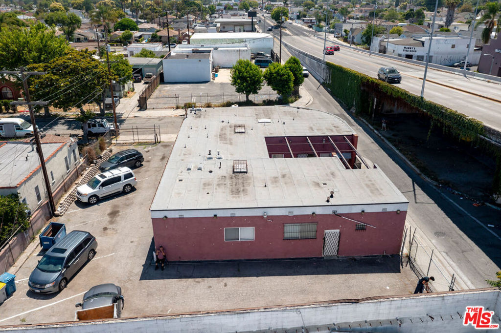 325 E Rosecrans Avenue