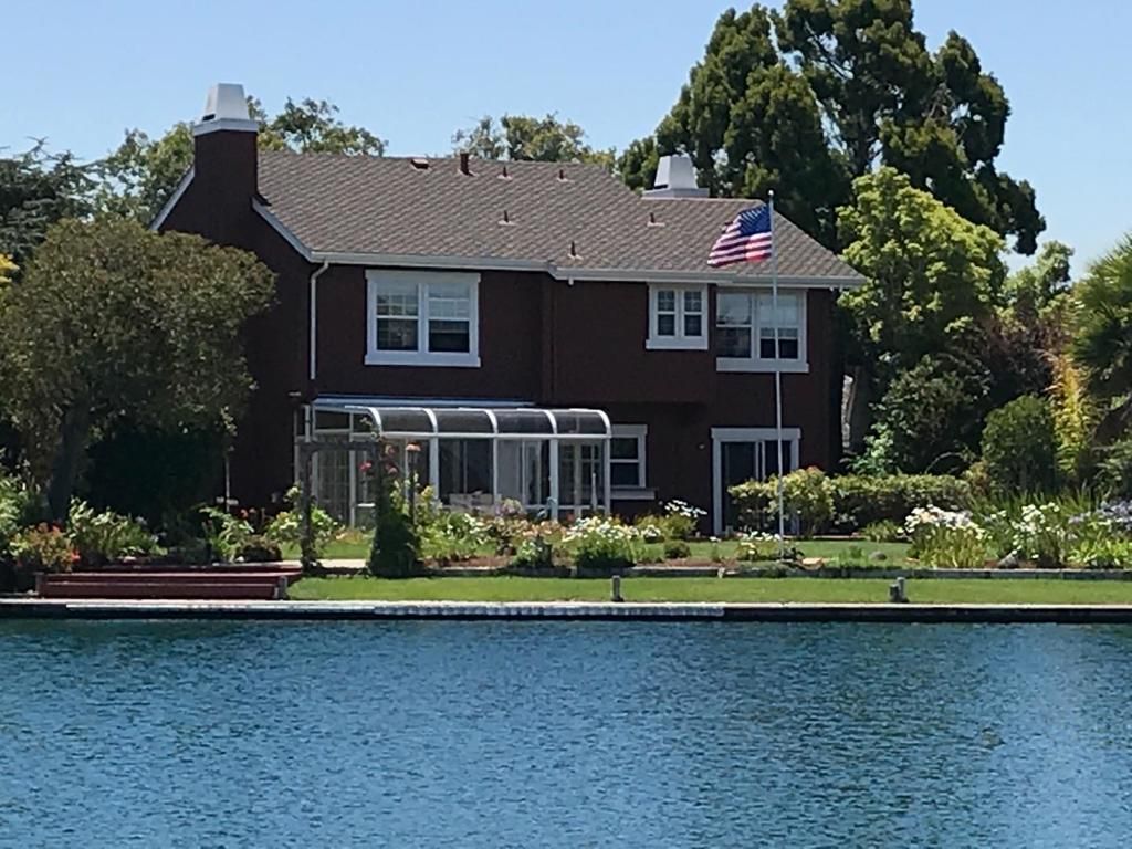listing image 130722684460684486036