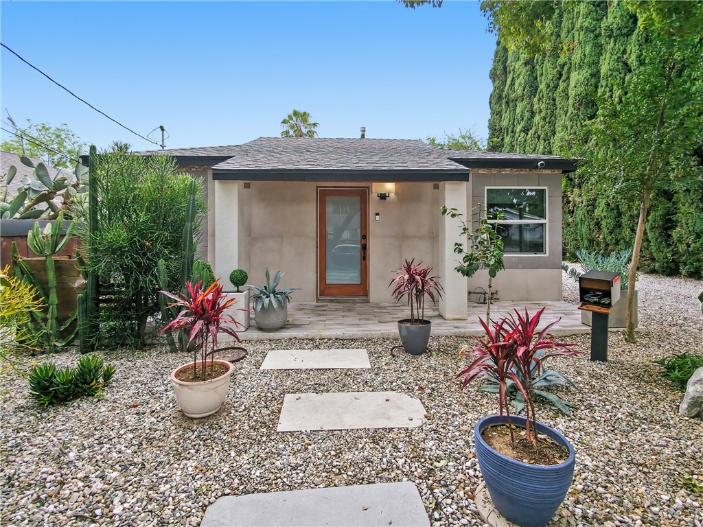 261 N Oak