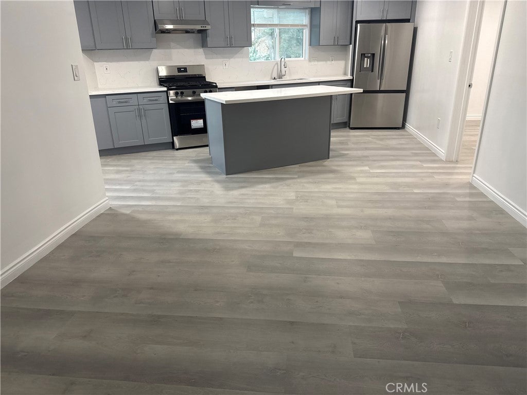 1103 1105 Ameluxen Avenue