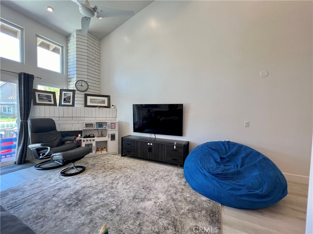 7801 Seabreeze Drive