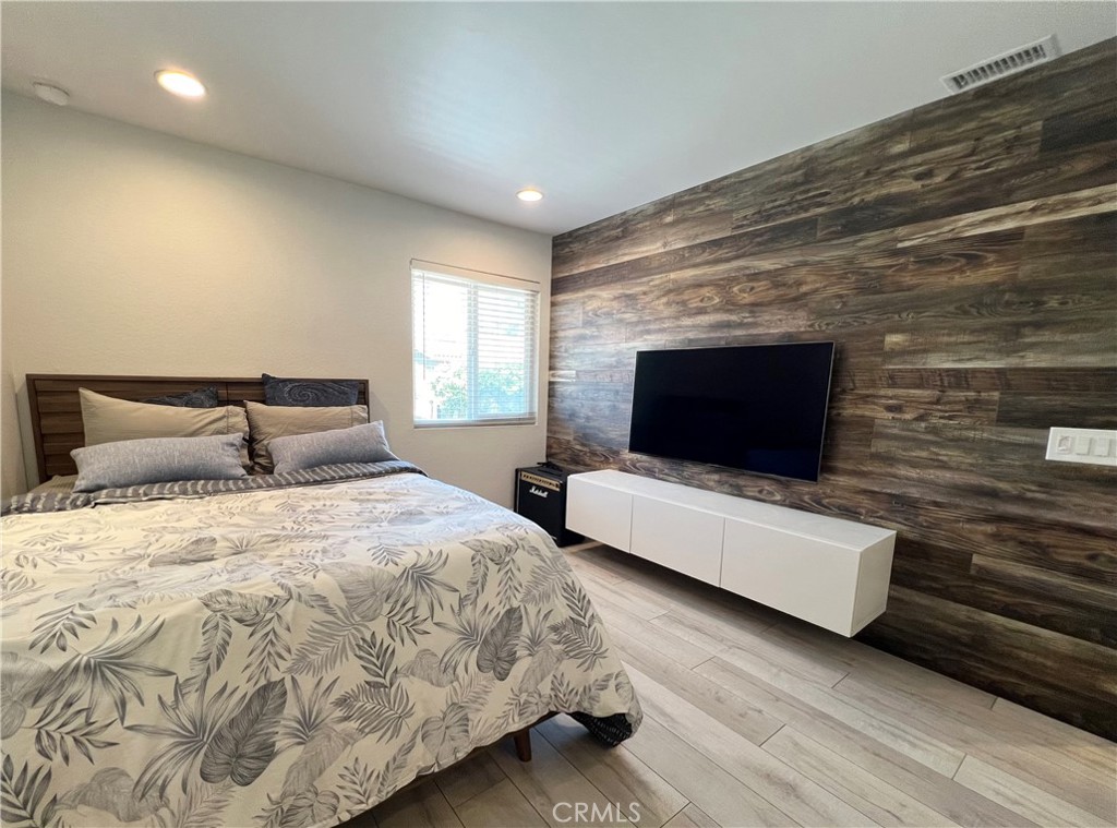 7801 Seabreeze Drive