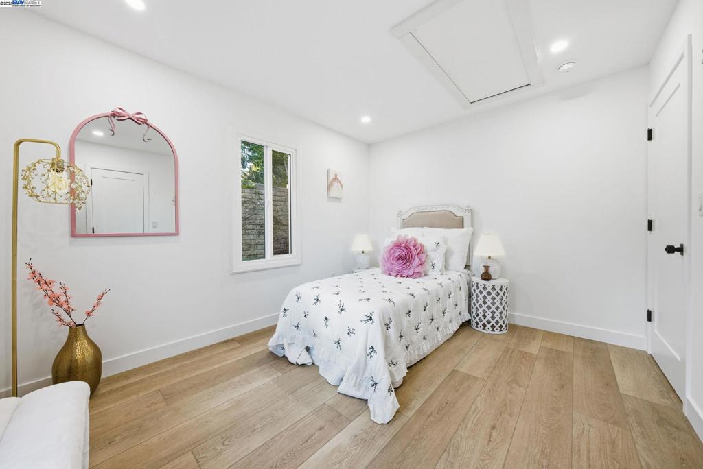 SAN LEANDRO BRDR - Residential