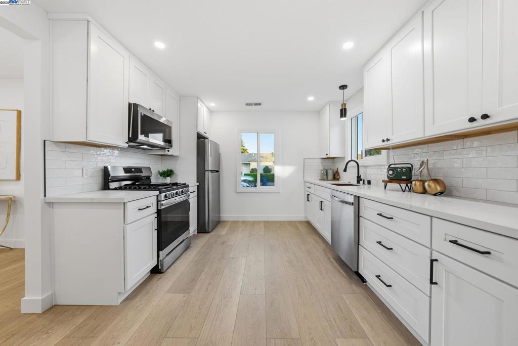 SAN LEANDRO BRDR - Residential