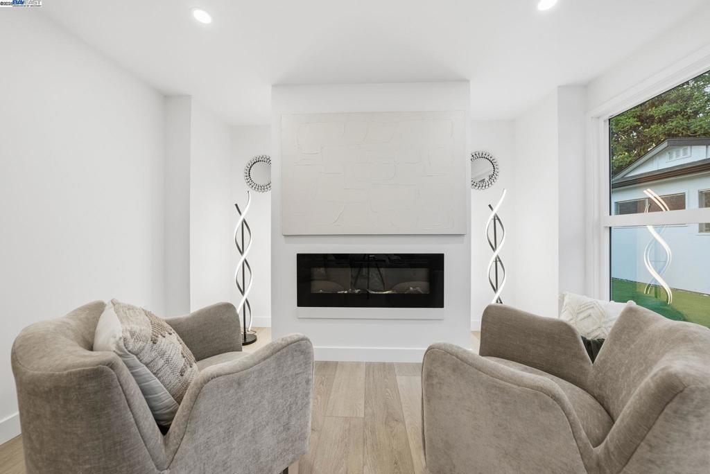 SAN LEANDRO BRDR - Residential