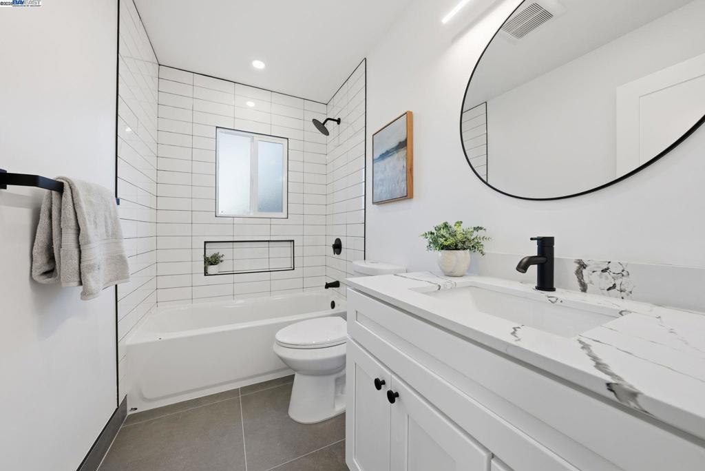 SAN LEANDRO BRDR - Residential