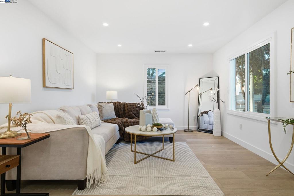 SAN LEANDRO BRDR - Residential