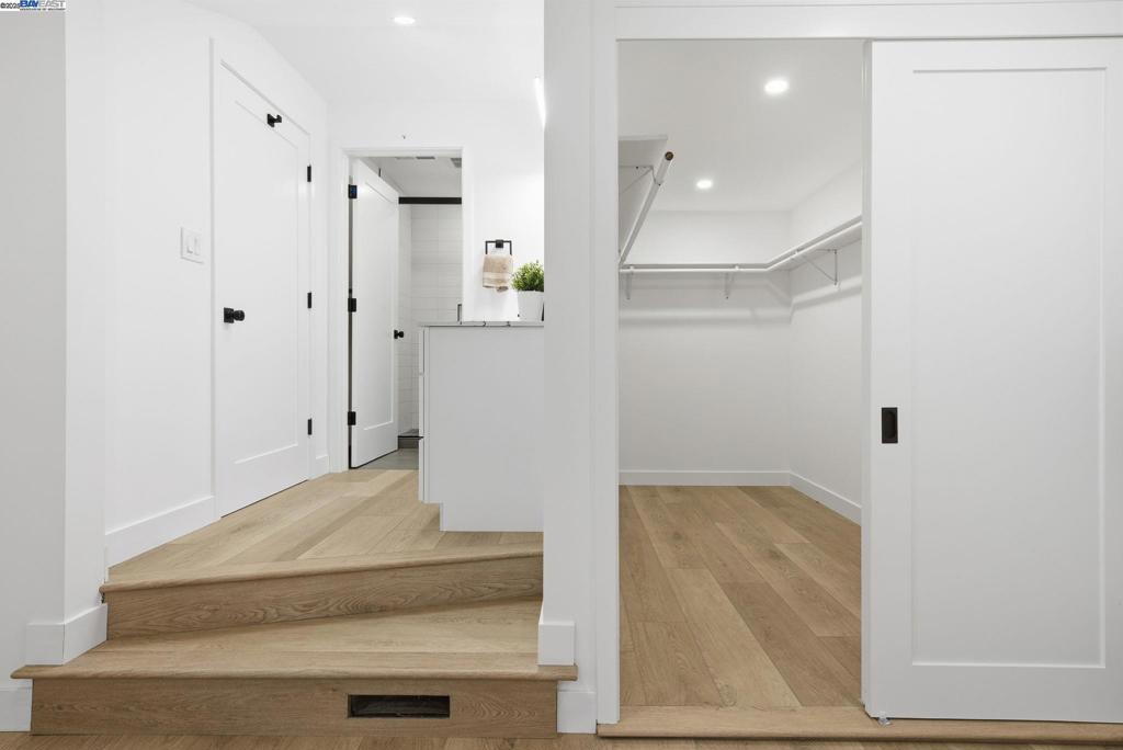 SAN LEANDRO BRDR - Residential