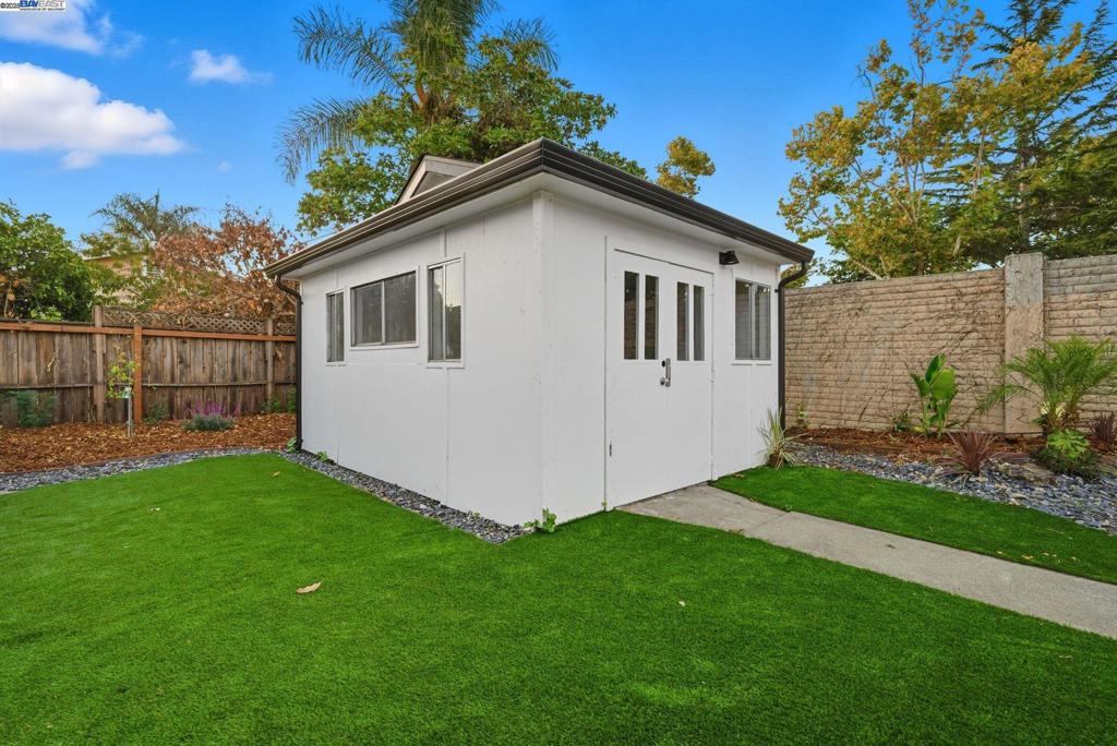 SAN LEANDRO BRDR - Residential