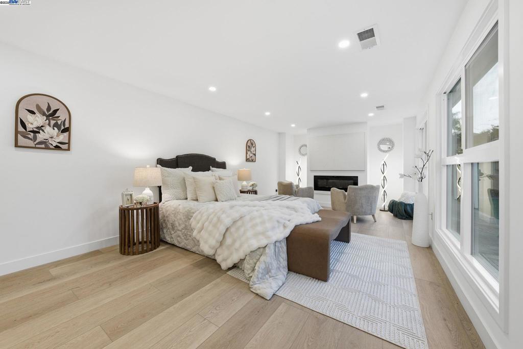 SAN LEANDRO BRDR - Residential