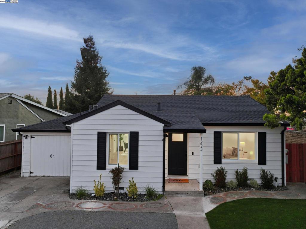 SAN LEANDRO BRDR - Residential