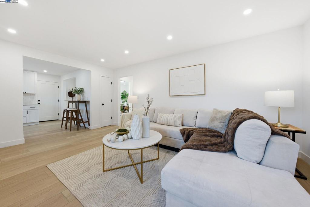 SAN LEANDRO BRDR - Residential