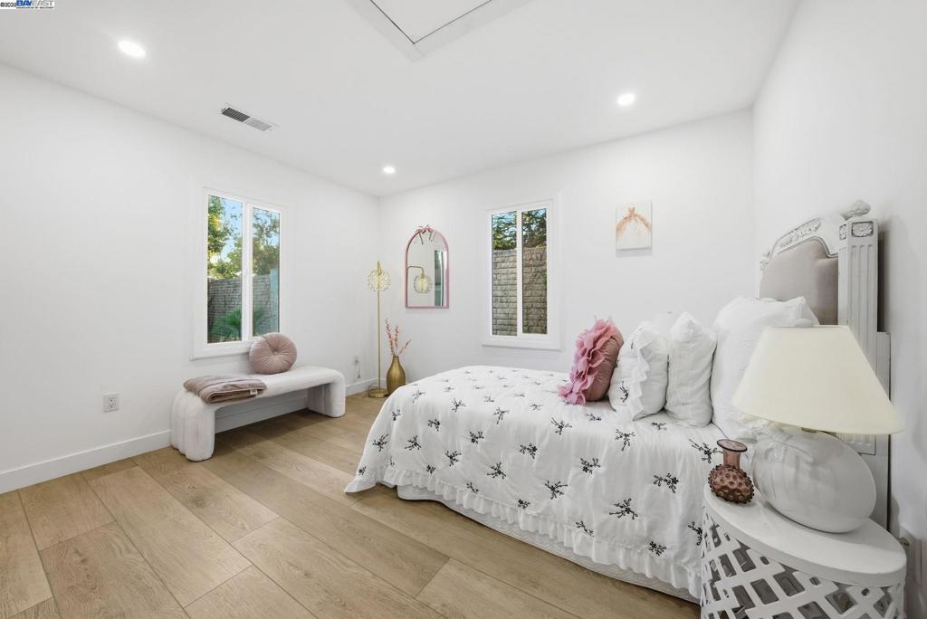 SAN LEANDRO BRDR - Residential