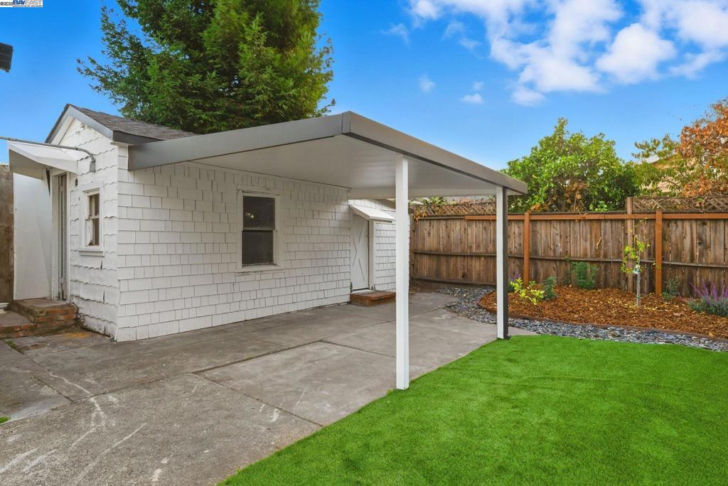 SAN LEANDRO BRDR - Residential