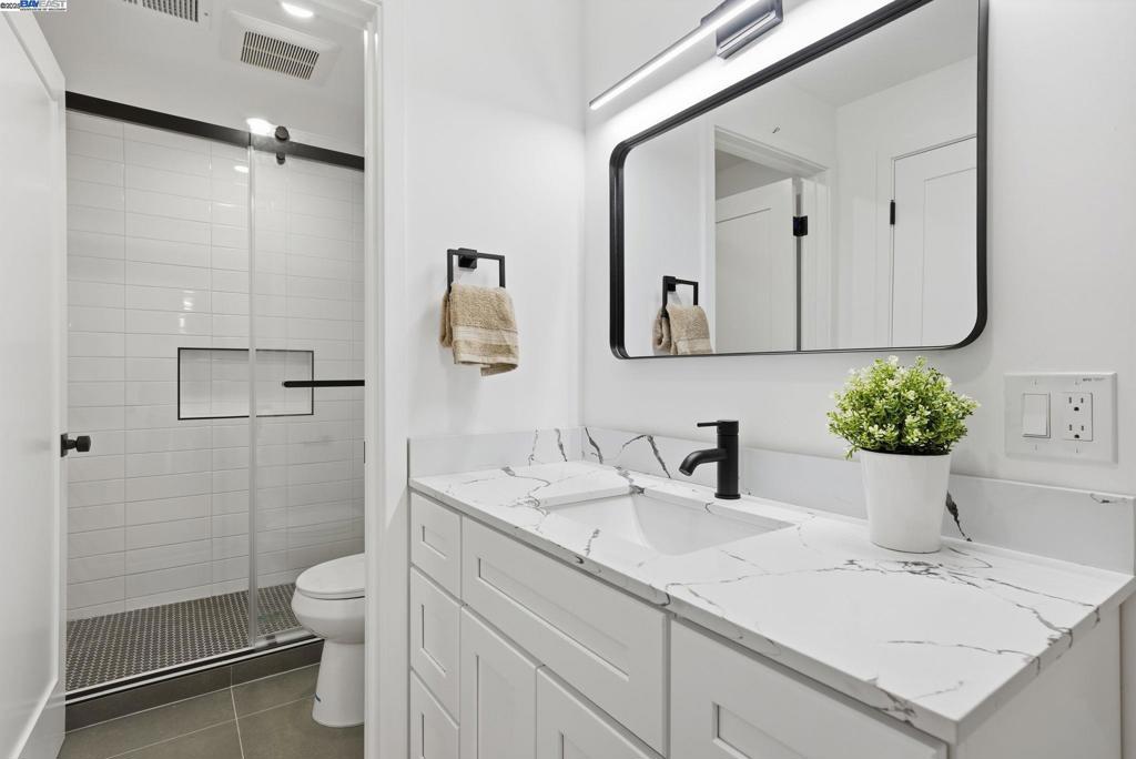 SAN LEANDRO BRDR - Residential