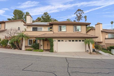 Photo of 1620 Madrone Gln Gln, Escondido, CA 92027 (MLS # 260003022SD)