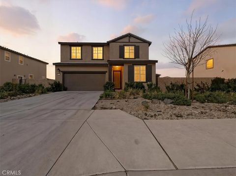 Photo of 12338 Pinos Verde Ln, Victorville, CA 92392 (MLS # HD25258412)