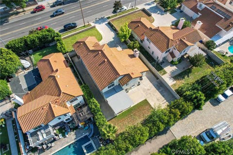 Tiny photo for 17543 Saticoy St ST, Northridge, CA 91325 (MLS # SR26102073)