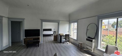 Photo of 1604 W Pico Boulevard, Los Angeles, CA 90015 (MLS # 26716193)