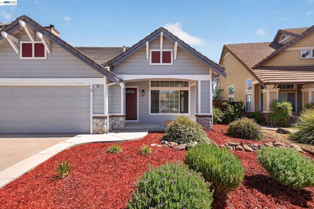 690 Canyonwood Dr.