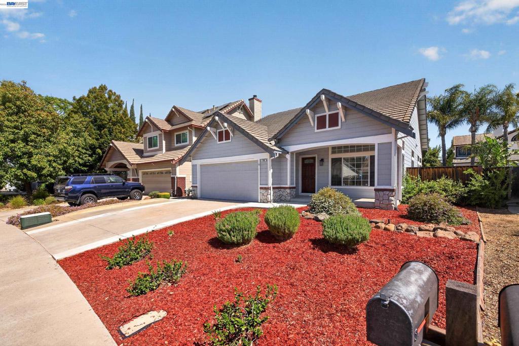690 Canyonwood Dr.
