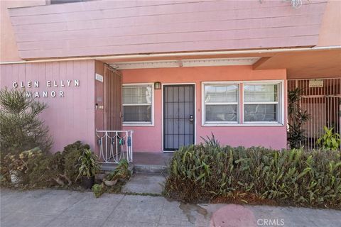Photo of 930 E 1st St, Long Beach, CA 90802 (MLS # SW26083484)