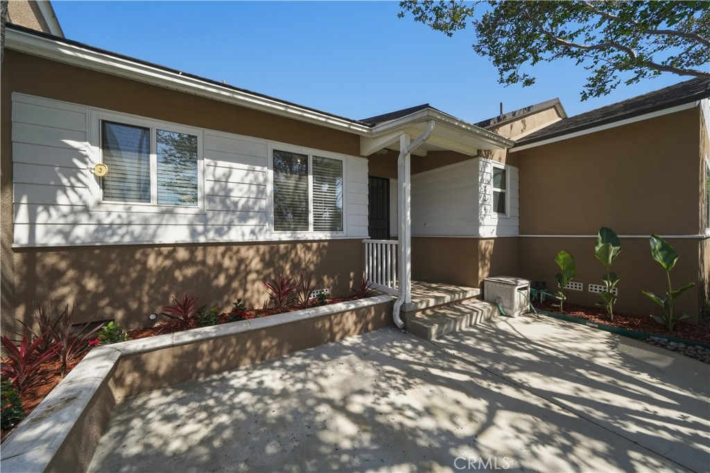824 N Redondo E