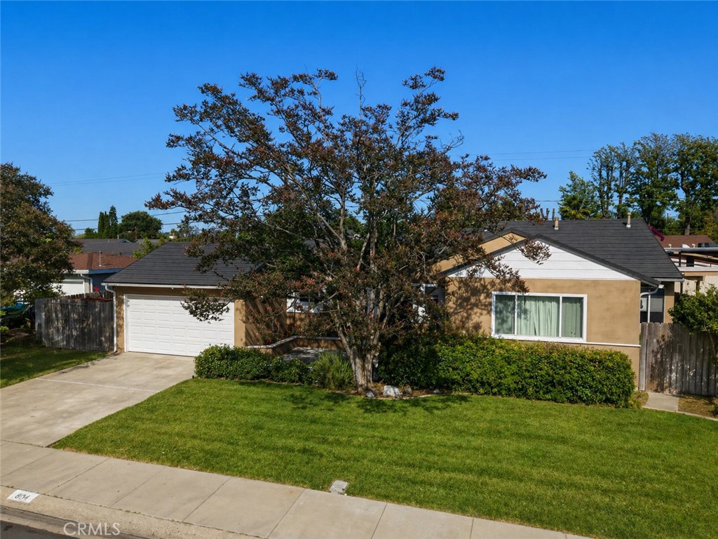 824 N Redondo E