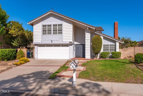 Photo of 408 Blackhawk Drive, Thousand Oaks, CA 91320 (MLS # V1-38250)