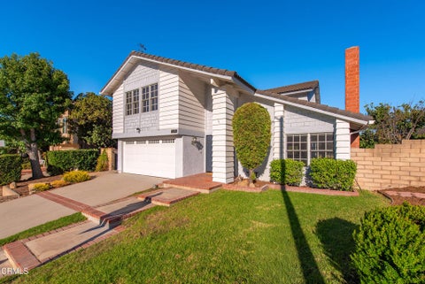 Photo of 408 Blackhawk Drive, Thousand Oaks, CA 91320 (MLS # V1-38250)