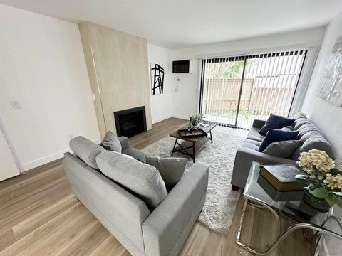 9889 Caminito Marlock 9 San Diego CA 92131