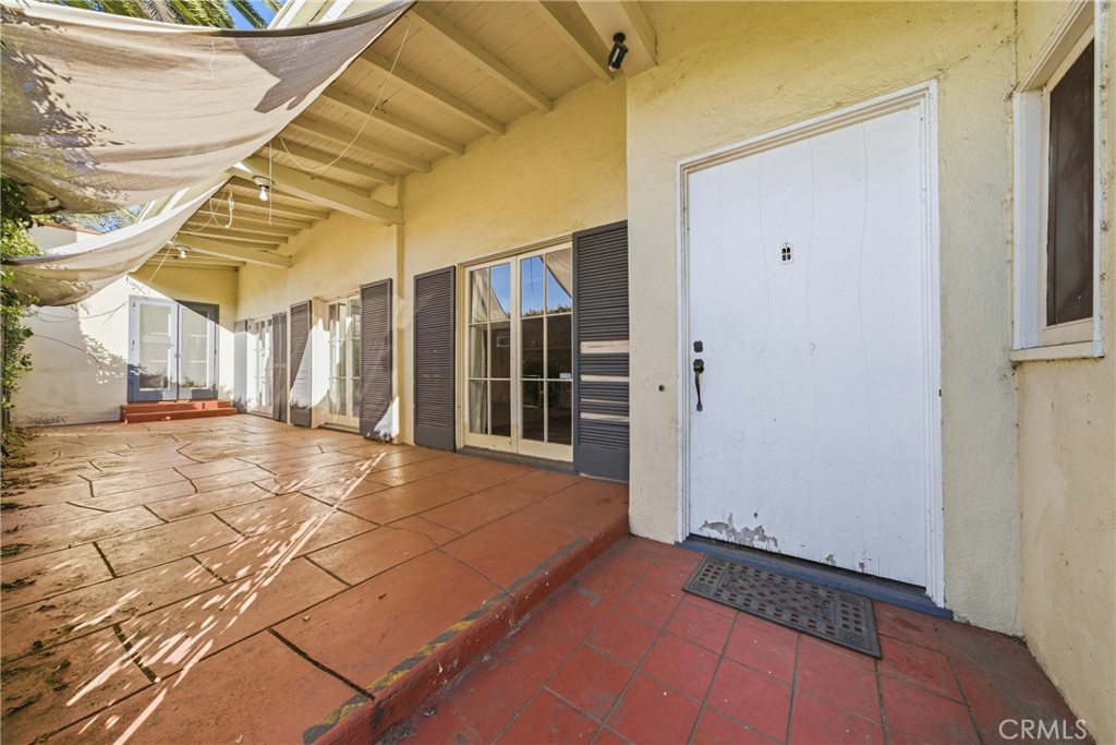 Properties 3 929 Descanso Drive